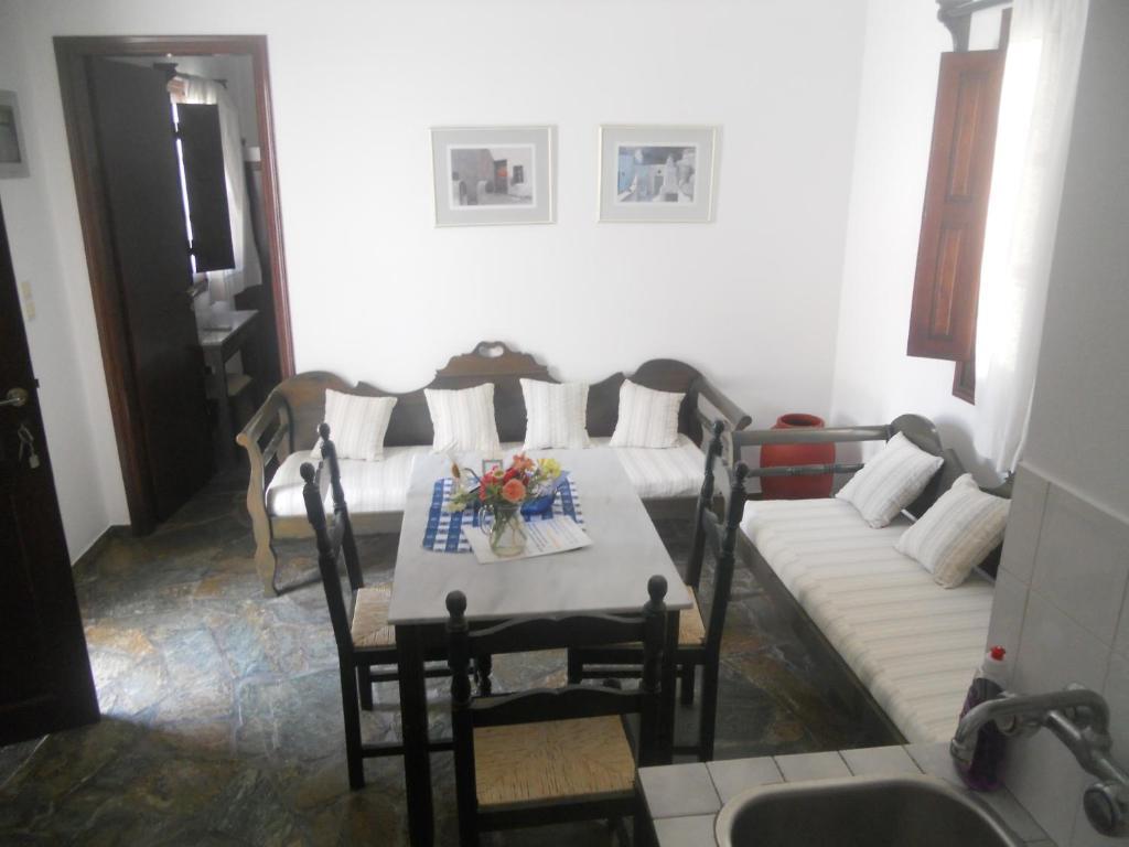 Villa Ostria Kamári Habitación foto