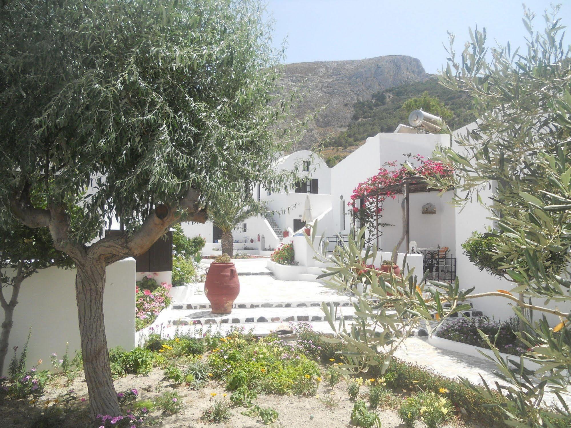 Villa Ostria Kamári Exterior foto